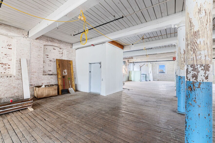 More Photos Of 28 Anawan St, Fall River Manufacturing For Sale