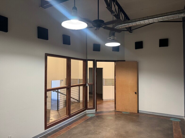 More Photos Of 2570 W 8th Ave, Denver Warehouse For Sale