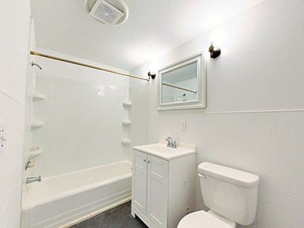 More Photos Of 415 Dewey St, Waycross Apartments For Sale