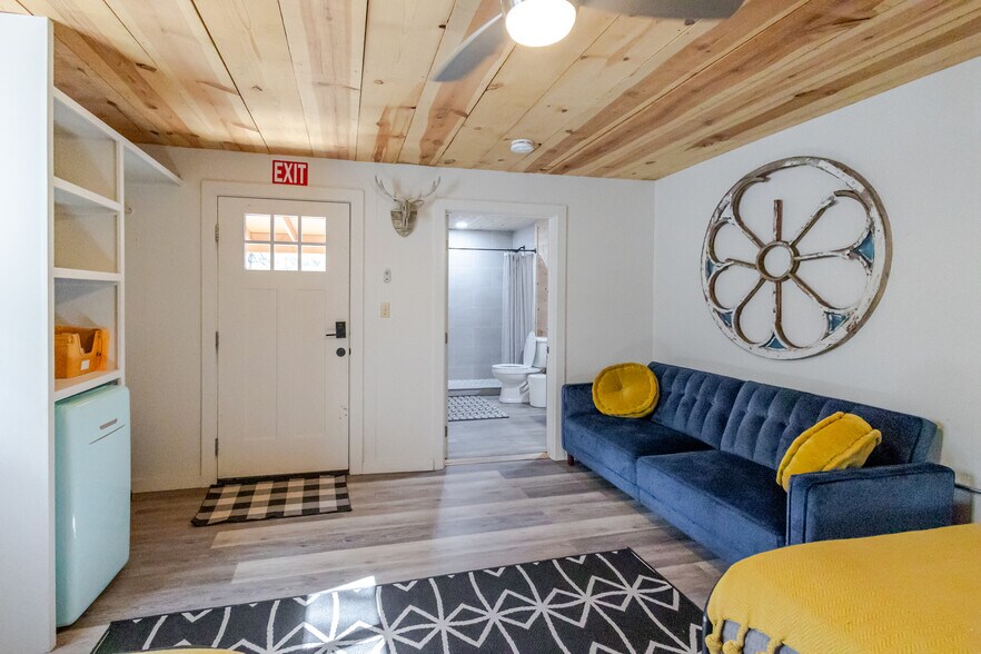 More Photos Of 6385 W White Mountain Blvd, Lakeside Lodge Meeting Hall For Sale