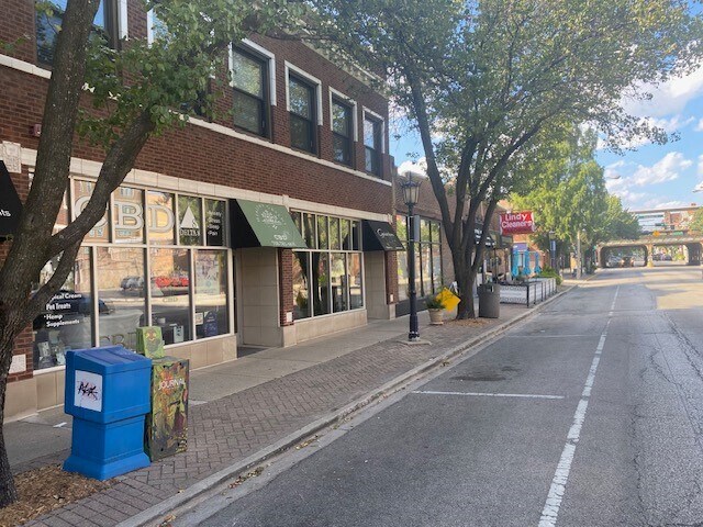 More Photos Of 139-143 S Oak Park Ave, Oak Park Storefront Retail Office For Lease