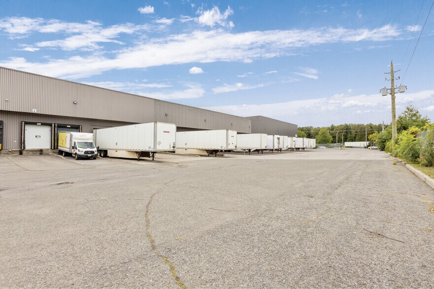More Photos Of 37 Enterprise Ave, Ottawa Warehouse For Lease