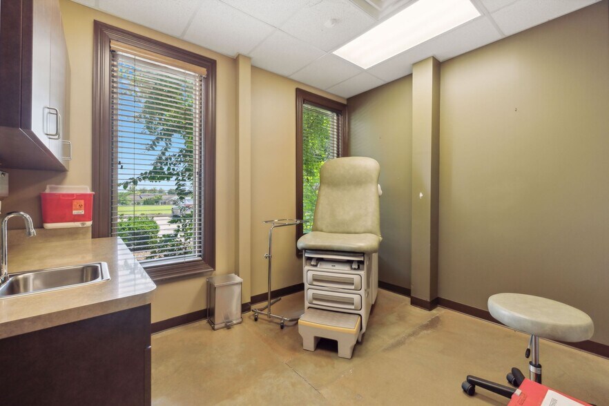 More Photos Of 3040 Business Park Cir, Goodlettsville Medical For Lease
