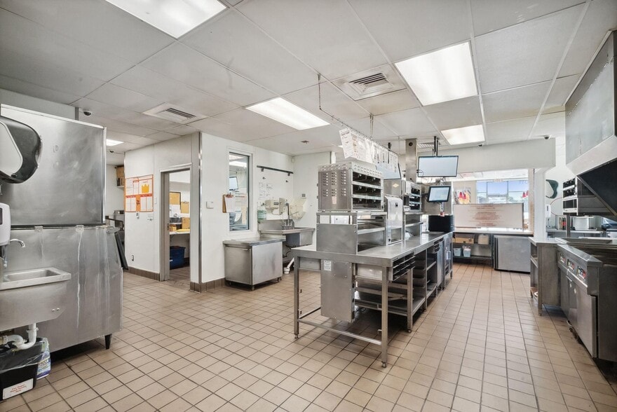 More Photos Of 3011 W Washington St, Stephenville Fast Food For Lease