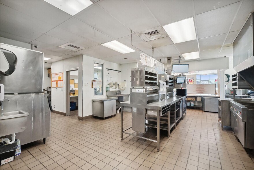 More Photos Of 3011 W Washington St, Stephenville Fast Food For Sale