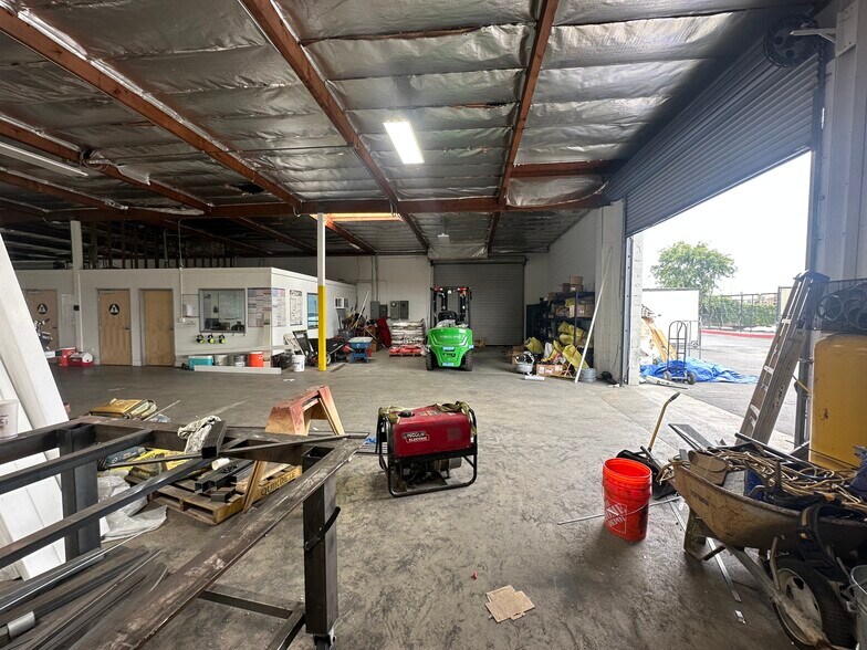 More Photos Of 14258 Valley Blvd, City Of Industry Manufacturing For Lease