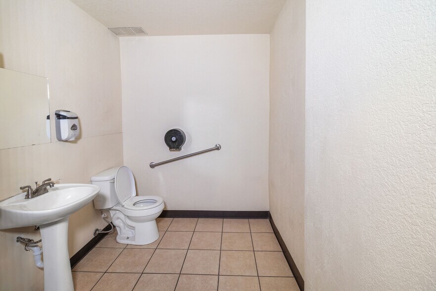 More Photos Of 466 W Main St, Trinidad General Retail For Sale