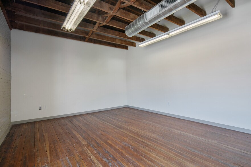 More Photos Of 159 Maxwell St, Fayetteville Office Residential For Sale
