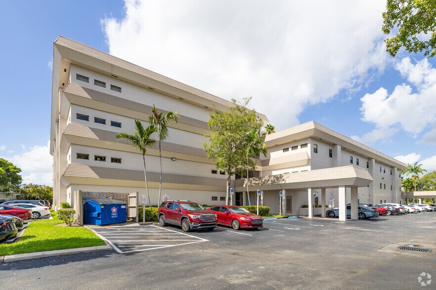 More Photos Of 2699 Stirling Rd, Fort Lauderdale Office For Lease