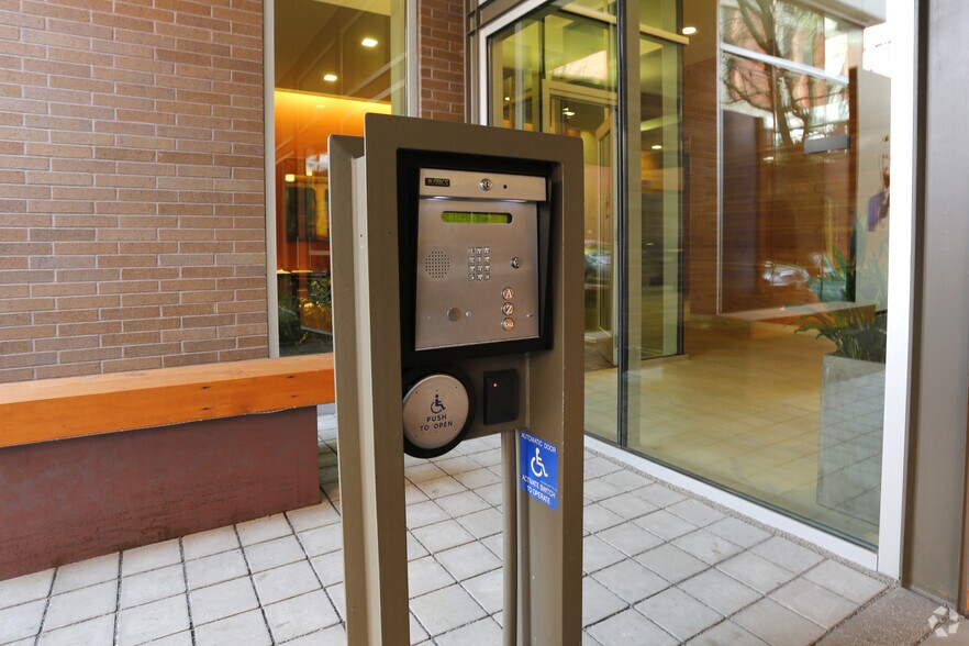 More Photos Of 2240-2250 NW Lovejoy St, Portland Apartments For Lease