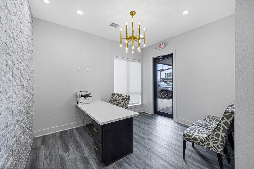 More Photos Of 225 Bella Katy Dr, Katy Medical For Sale