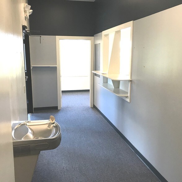 More Photos Of 2051 Northwestern Pike, Winchester Bank For Lease