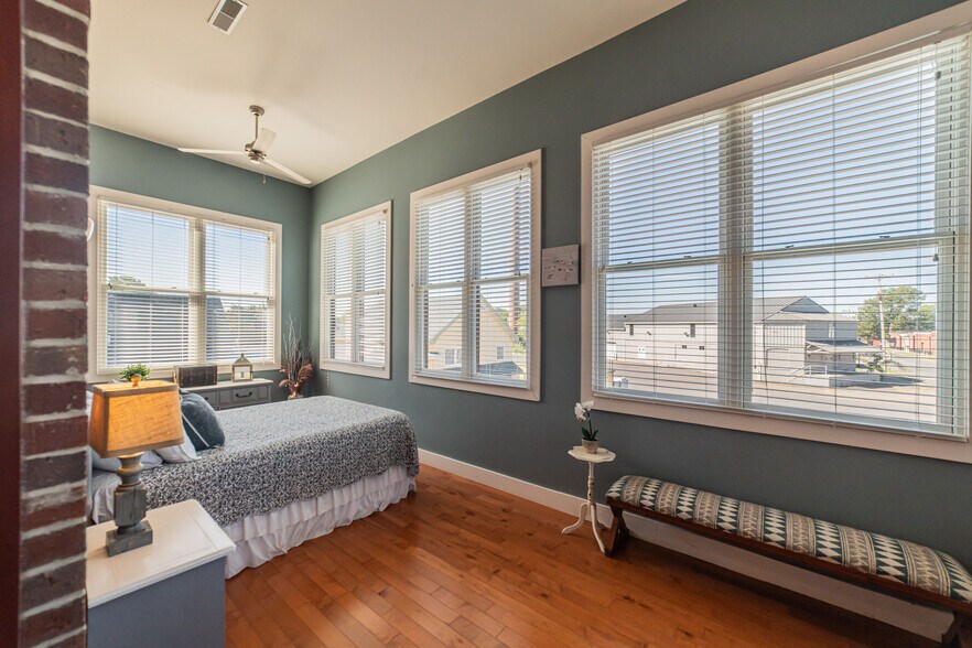 More Photos Of 333 N 9th St, Paducah Storefront Retail Residential For Sale