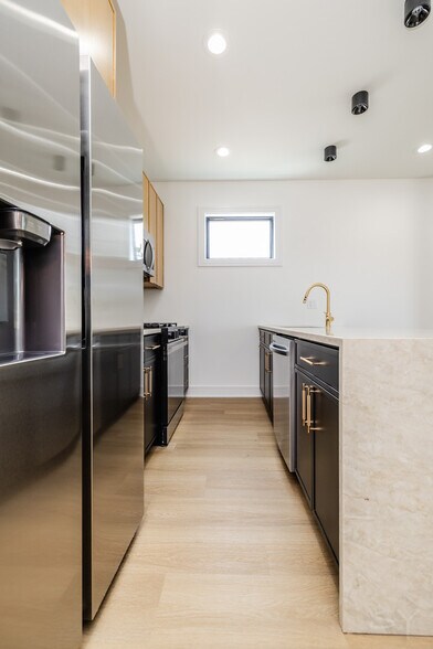 More Photos Of 3018 Polk st, Chicago Apartments For Sale