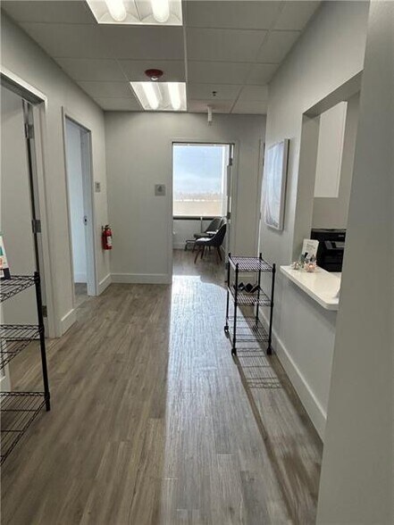 Primary Photo Of 2 Robinson Plz, Pittsburgh Office Residential For Lease