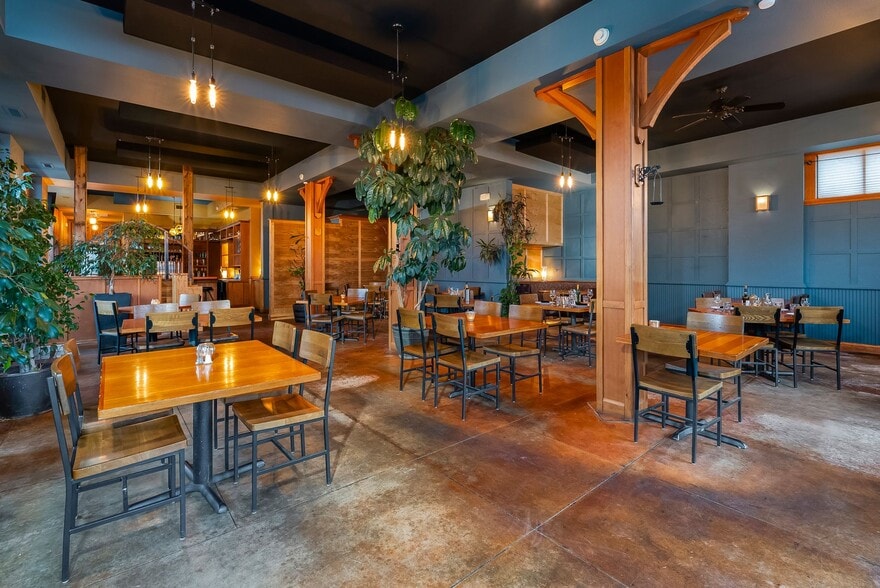 More Photos Of 102 S 1st Ave, Sandpoint Storefront Retail Office For Sale