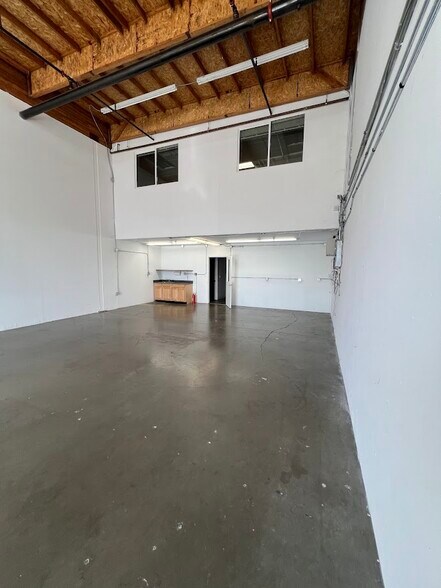 More Photos Of 285 Bel Marin Keys Blvd, Novato Light Manufacturing For Lease