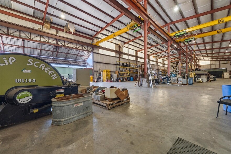 More Photos Of 905 E Broad St, Forney Manufacturing For Lease