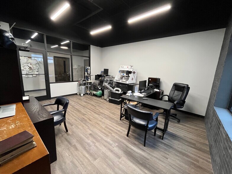 More Photos Of 4550 Preslyn Dr, Raleigh Light Distribution For Sale