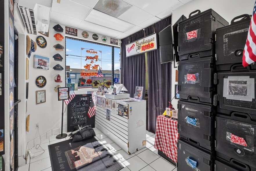 More Photos Of 25501 Narbonne Ave, Lomita General Retail For Sale