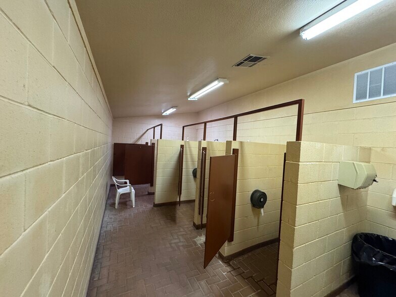 More Photos Of 633 Grand ave, Texola Flex For Sale