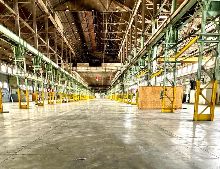 More Photos Of 617 W Center St, Marion Warehouse For Sale
