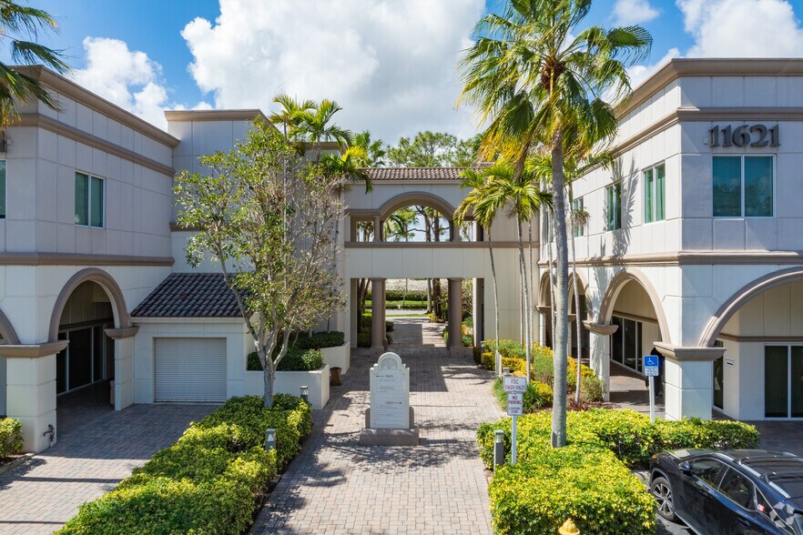 More Photos Of 11621 Kew Gardens Ave, Palm Beach Gardens Medical For Lease