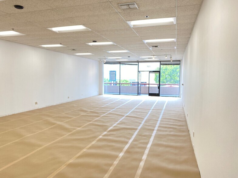 More Photos Of 11870 Santa Monica Blvd, Santa Monica Unknown For Lease