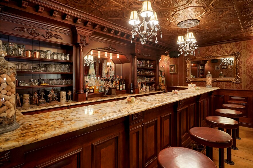 More Photos Of 9181 Commerce Center Cir, Highlands Ranch Self Storage For Sale