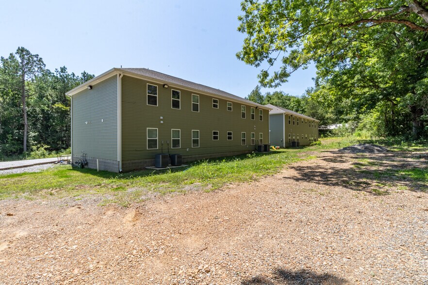 More Photos Of 21 Lost Ln, McEwen Apartments For Sale