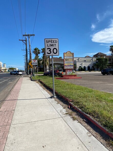 More Photos Of 1817 Padre Blvd, South Padre Island Freestanding For Lease
