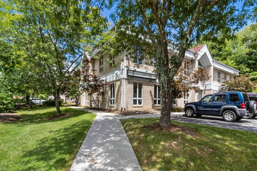 More Photos Of 810 University City Blvd, Blacksburg Office Residential For Sale