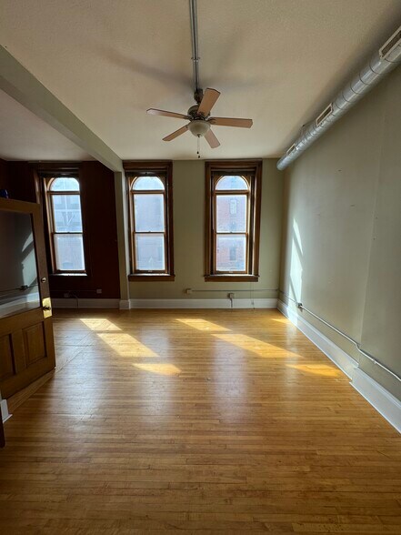 More Photos Of 327 N Riverfront Dr, Mankato Storefront Retail Residential For Sale