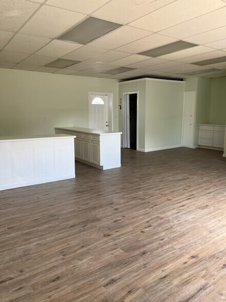 More Photos Of 208-236 N Colony Rd, Wallingford Unknown For Lease