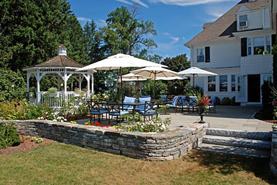 More Photos Of 94 Plaine Hill Rd, Woodstock Hotel For Sale