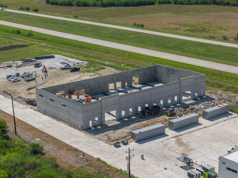 More Photos Of 12522 FM 1625, Creedmoor Warehouse For Sale