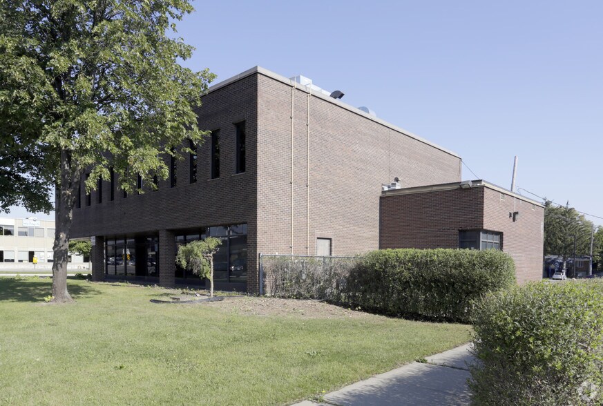 Primary Photo Of 198-200 Boul Du Curé-Labelle, Sainte-Thérèse Office For Sale