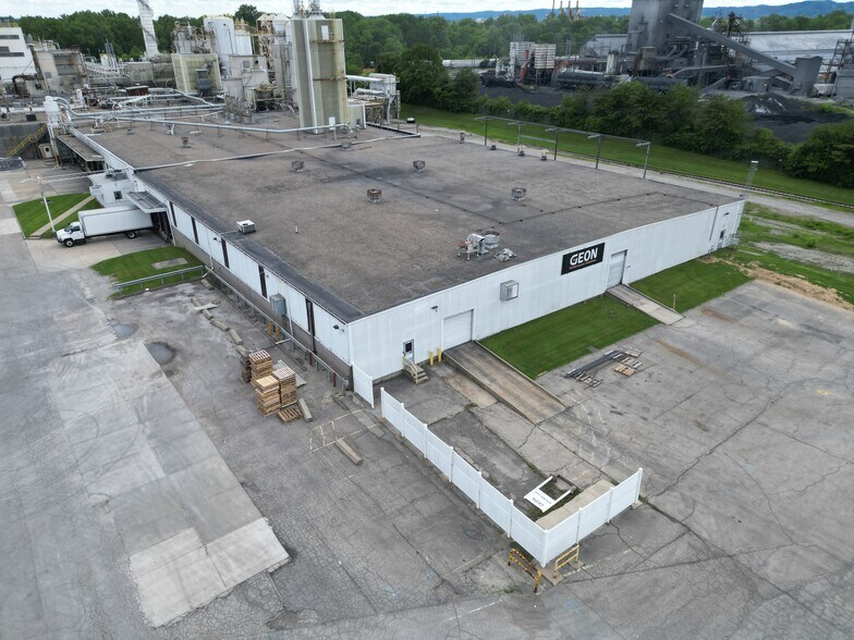 Primary Photo Of 4250 Bells Ln, Louisville Manufacturing For Sale