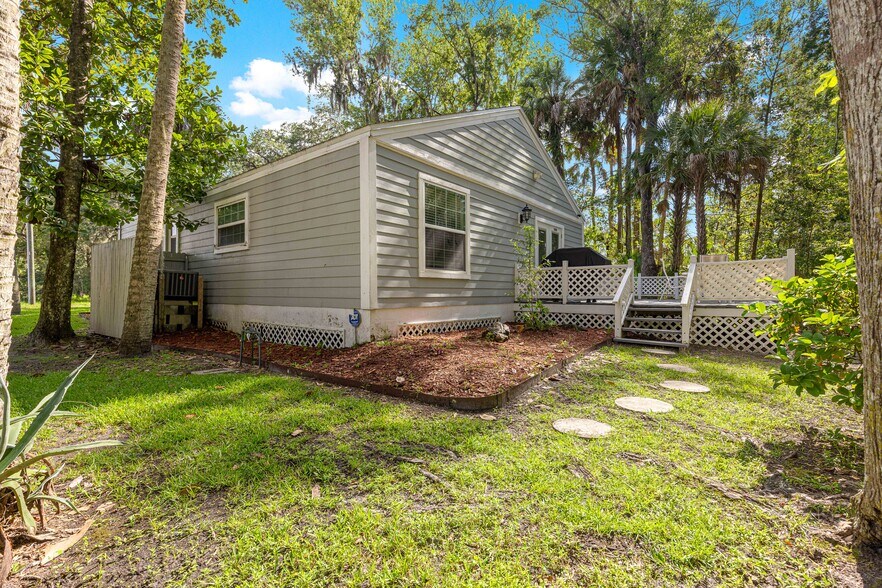 More Photos Of 110 NE Crystal St, Crystal River Specialty For Sale