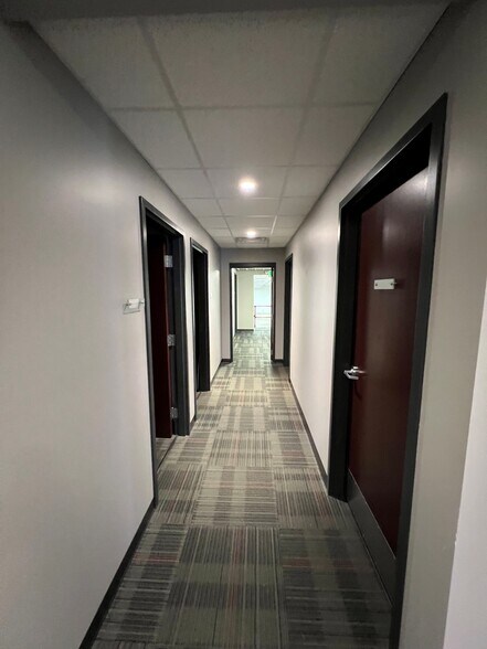 More Photos Of 616A-622 S Main St, Hebron Warehouse For Lease