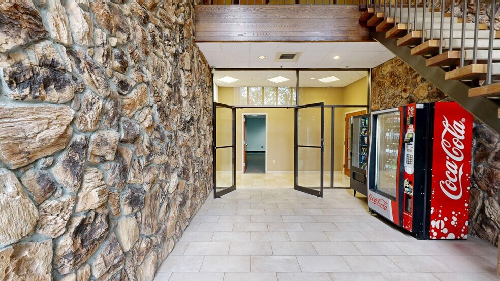 More Photos Of 555 Kinderkamack Rd, Oradell Medical For Sale