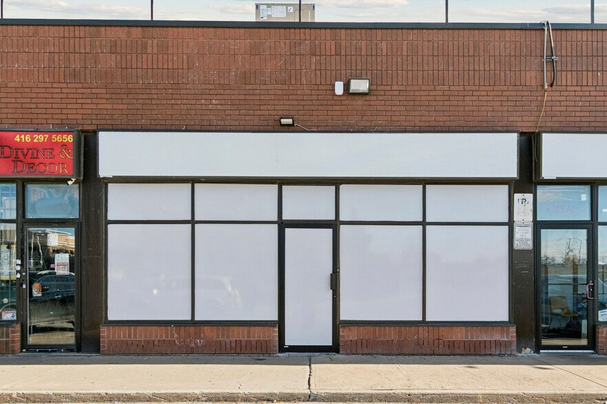 More Photos Of 2721 Markham Rd, Toronto Showroom For Sale