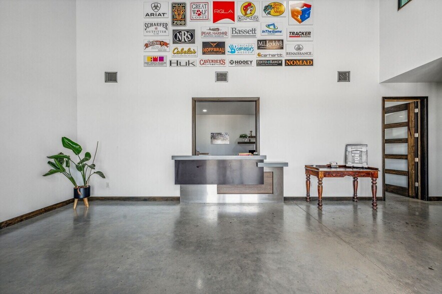 More Photos Of 1330 N US Highway 281, Stephenville Manufacturing For Lease