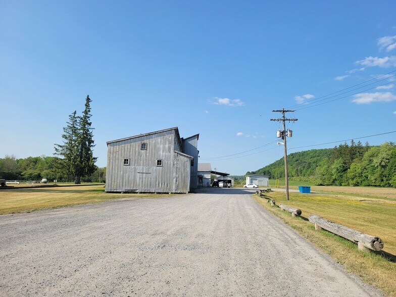 More Photos Of 8955 Swamp Rd, Waterville Restaurant For Sale