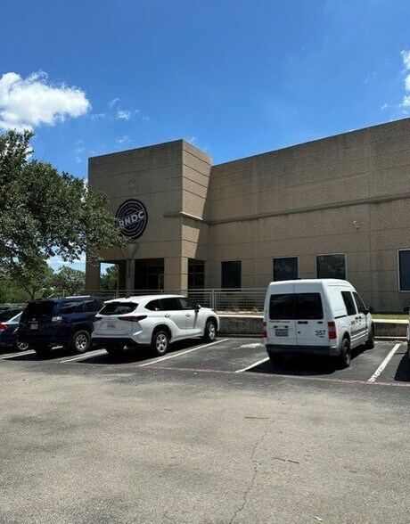 Primary Photo Of 2101 E Saint Elmo Rd, Austin Light Manufacturing For Lease