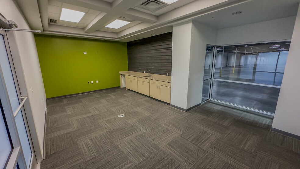 More Photos Of 465 Industrial Ave, Santa Teresa Manufacturing For Lease