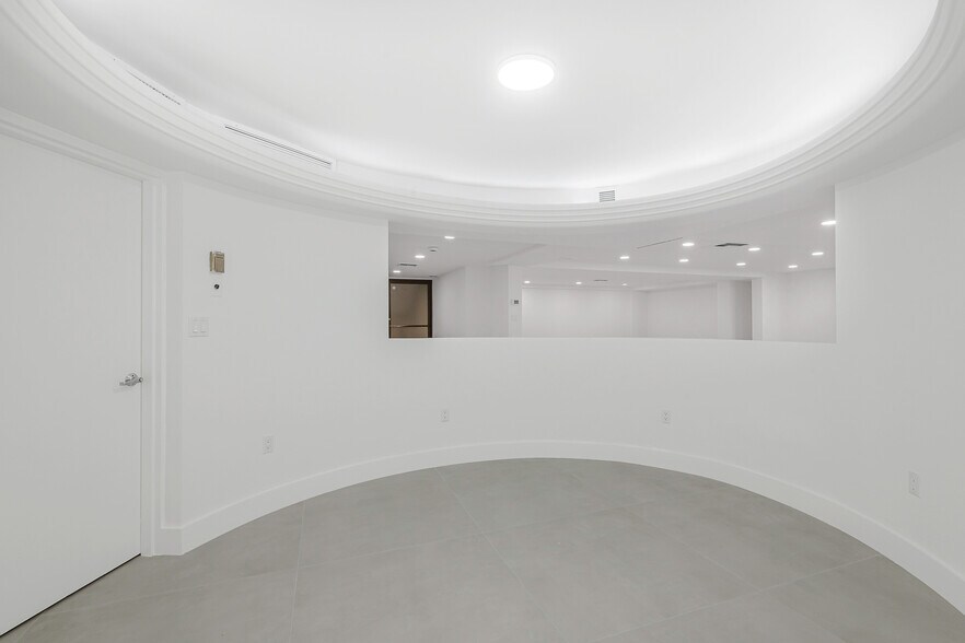 More Photos Of 5401 Collins Ave, Miami Beach Apartments For Sale