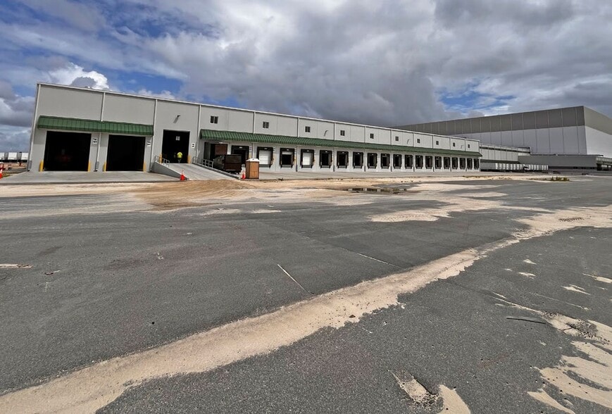 More Photos Of 13845 SW 57th Avenue Rd, Ocala Industrial For Lease