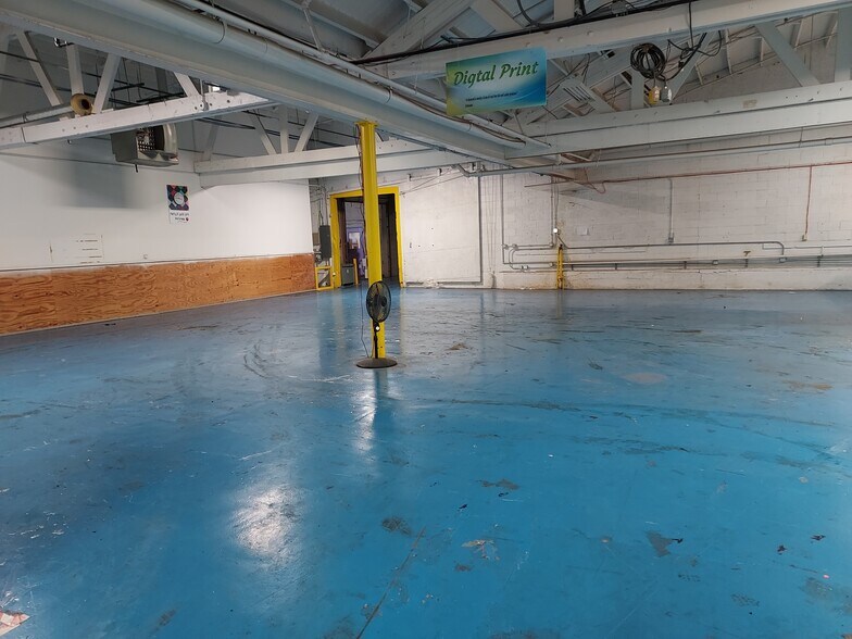 More Photos Of 111 E Broad St, South Whitley Warehouse For Sale