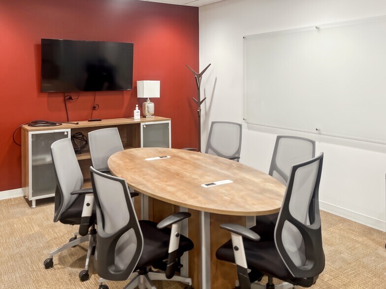 More Photos Of 400 N Main St, Royal Oak Coworking Space